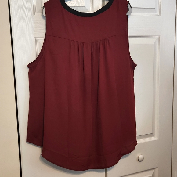 Torrid Georgette Sleeveless Tank Burgundy & Black 4X NWOT NEW - Picture 12 of 16